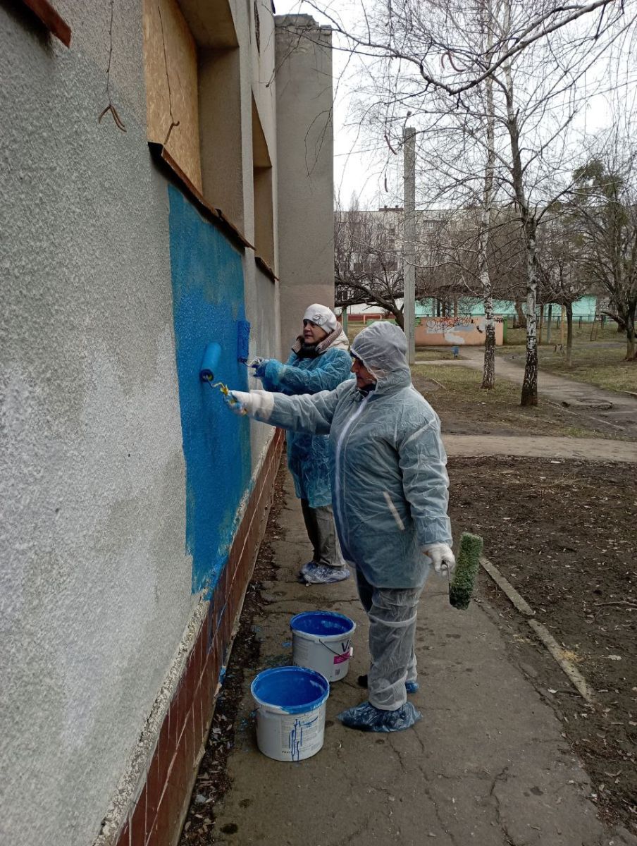 Оновлюють фасади та спортивні майданчики у Харкові